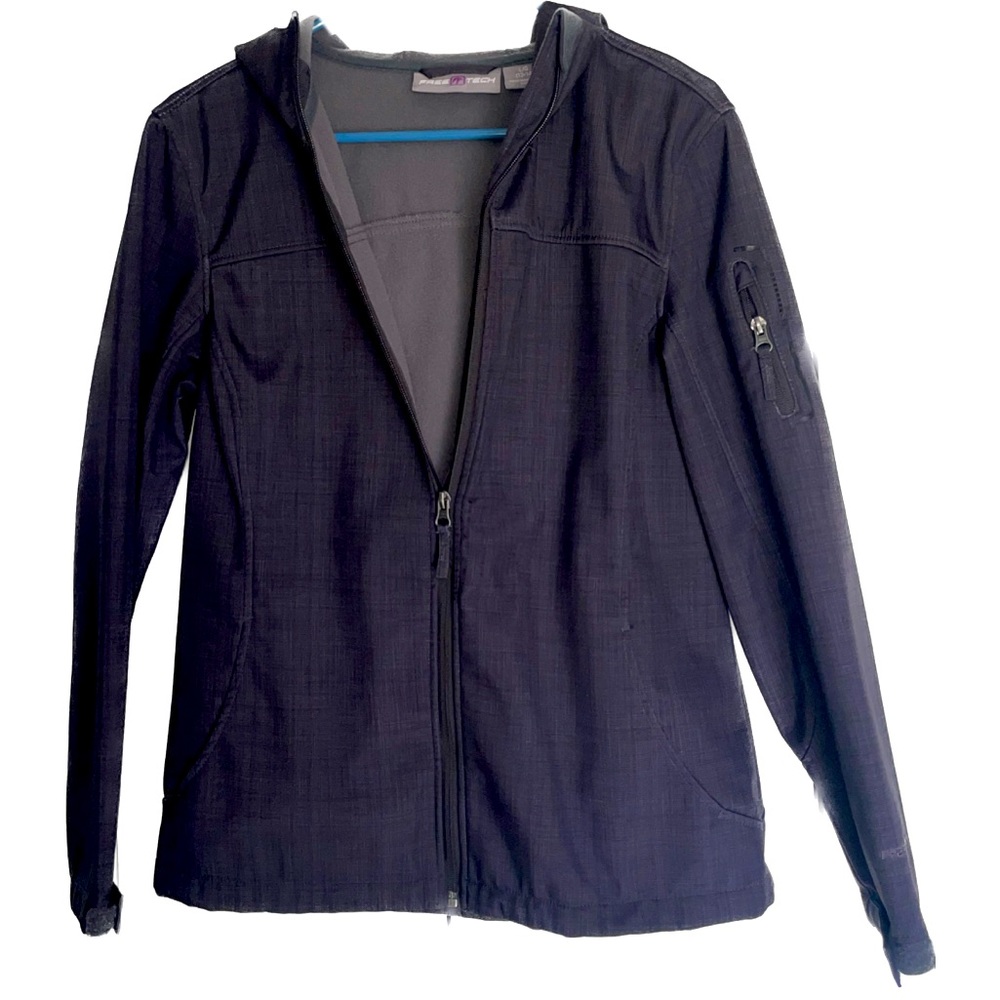 NWOT freetech fleece lined waterproof jacket COLOR: GREY PRINT STYLE: FTOL45305